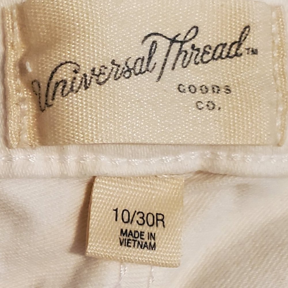Universal Thread White Jeans - Picture 3 of 3
